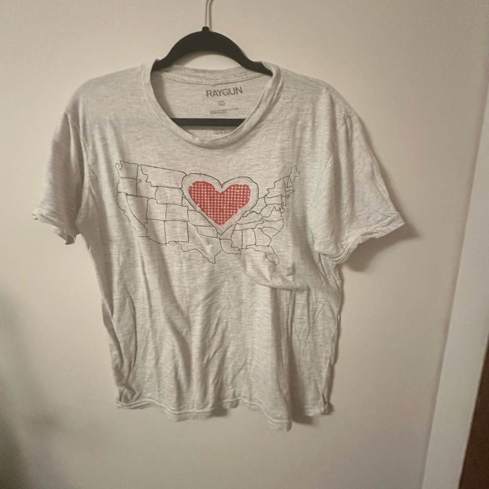 Raygun Heartland Tee size medium